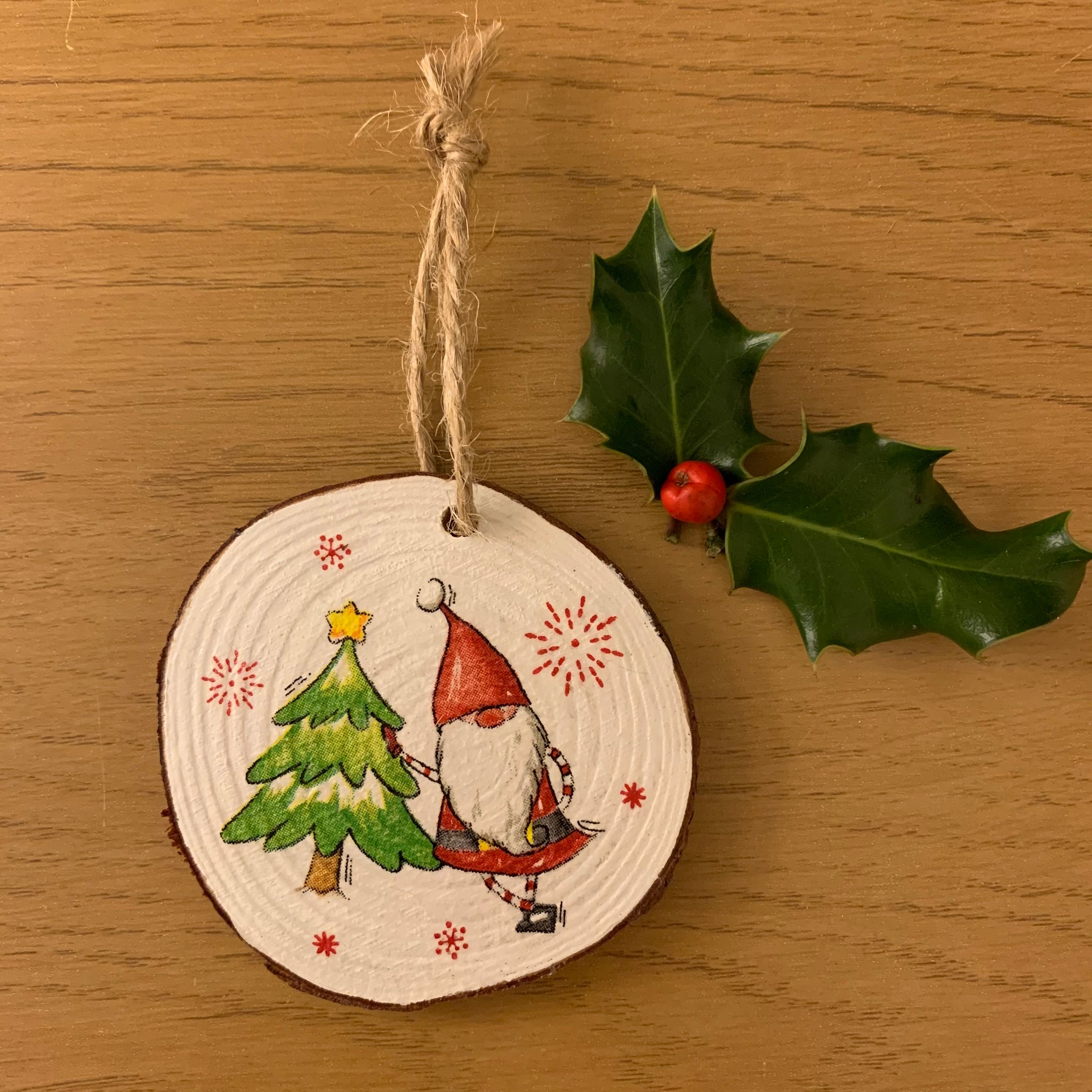 Santa Tree Wooden Log Slice Hanging Decoration | Christmas Decoration | Tree Decoration