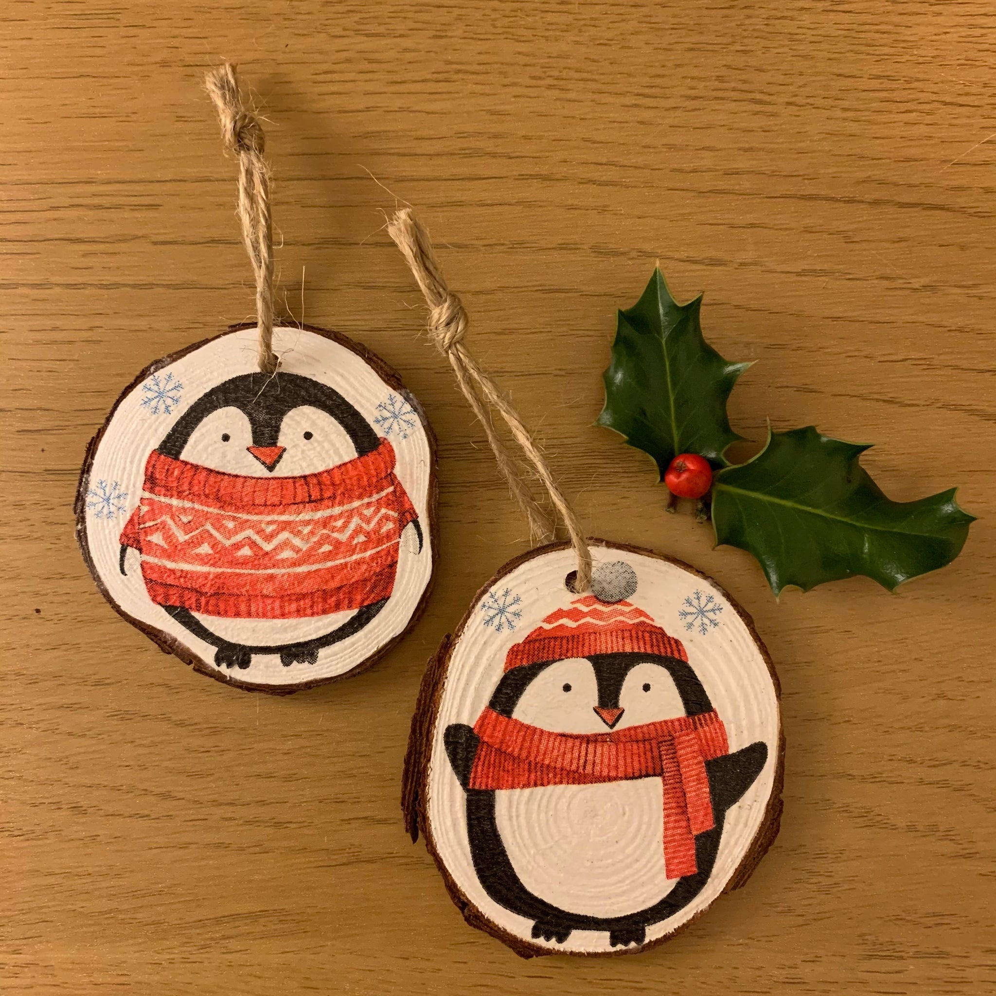 Duo Penguin Wooden Log Slice Hanging Decoration | Christmas Decoration | Tree Decoration