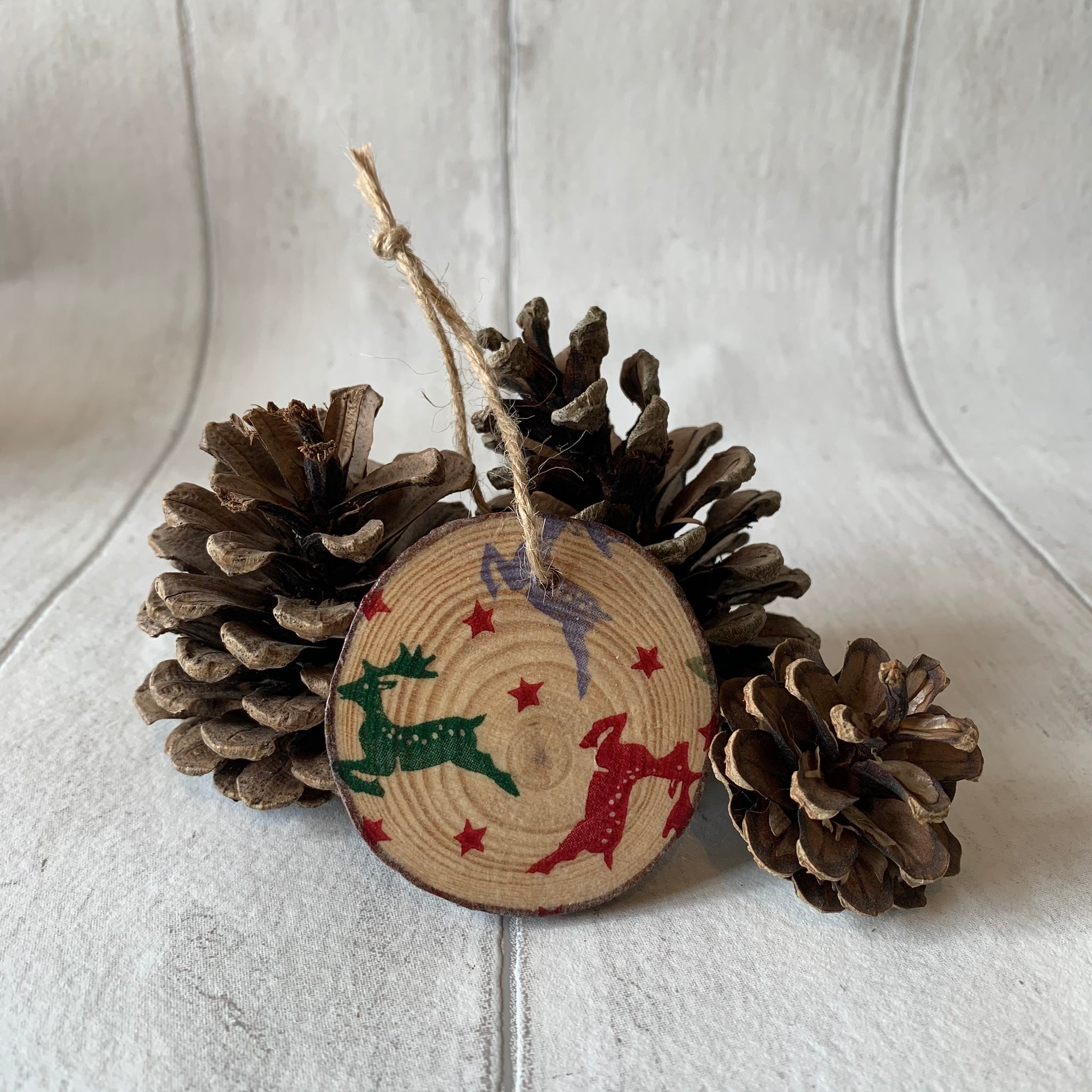 EB Reindeer Wooden Log Slice Hanging Decoration | Christmas Decoration | Tree Decoration