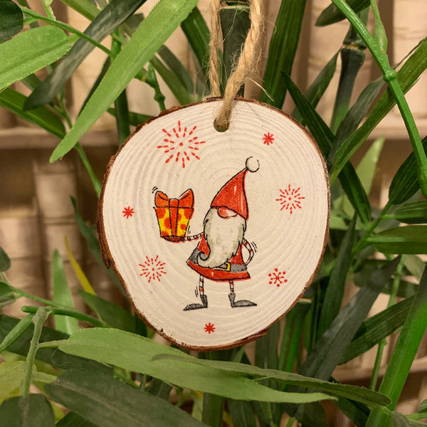 Santa Present Wooden Log Slice Hanging Decoration | Christmas Decoration | Tree Decoration